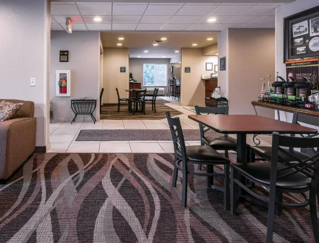 Cobblestone Inn & Suites - Durand hotel detail image 3