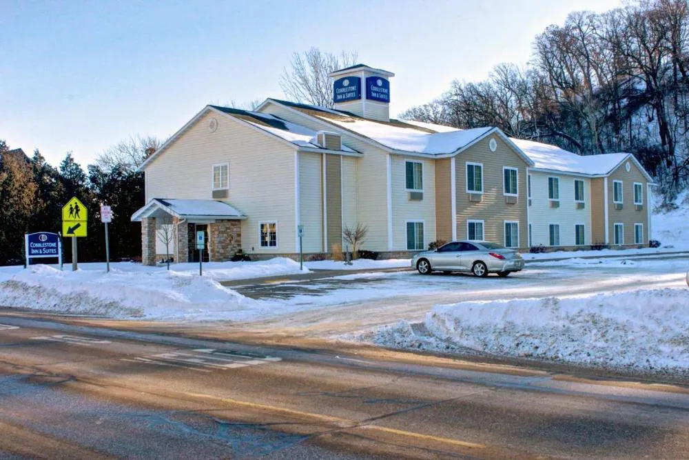Cobblestone Inn & Suites - Durand hotel hero