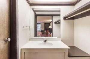 Knights Inn Racine hotel detail image 3