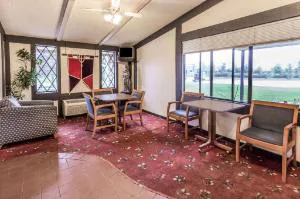 Knights Inn Racine hotel hero