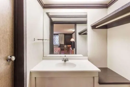 Knights Inn Racine hotel detail image 2