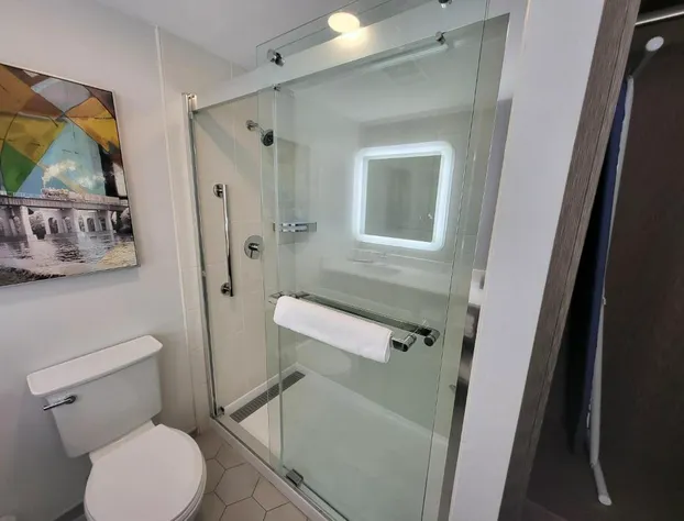 DoubleTree by Hilton Salisbury hotel detail image 4