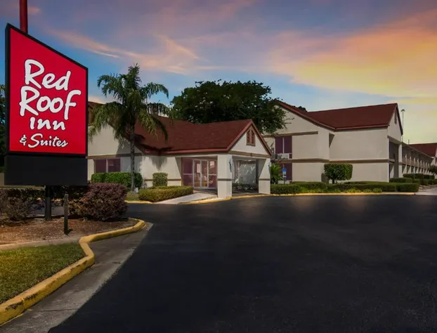 Red Roof Inn & Suites Brunswick I-95 hotel detail image 1