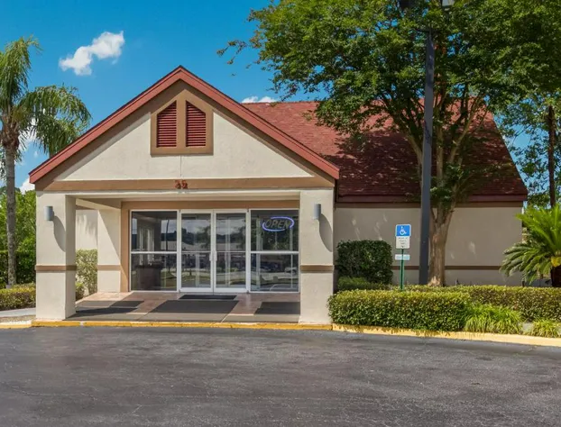 Red Roof Inn & Suites Brunswick I-95 hotel detail image 4