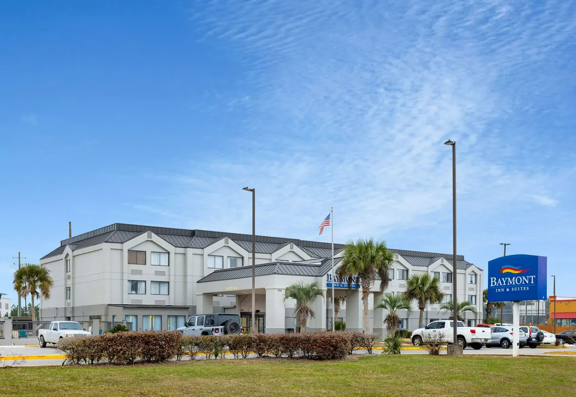 Baymont by Wyndham Saraland hotel hero
