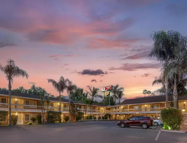 Best Western Plus Carriage Inn hotel detail image 1