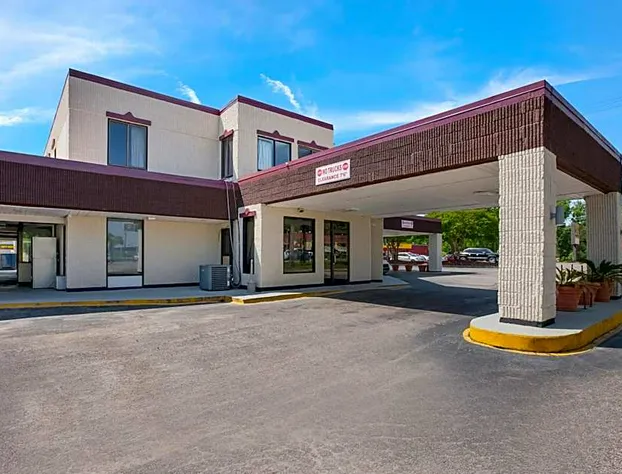 Red Roof Inn Dillon, SC hotel detail image 2
