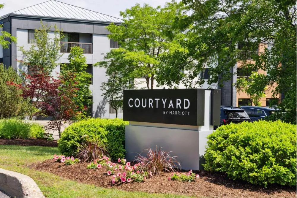 Courtyard by Marriott Burlington Williston hotel hero