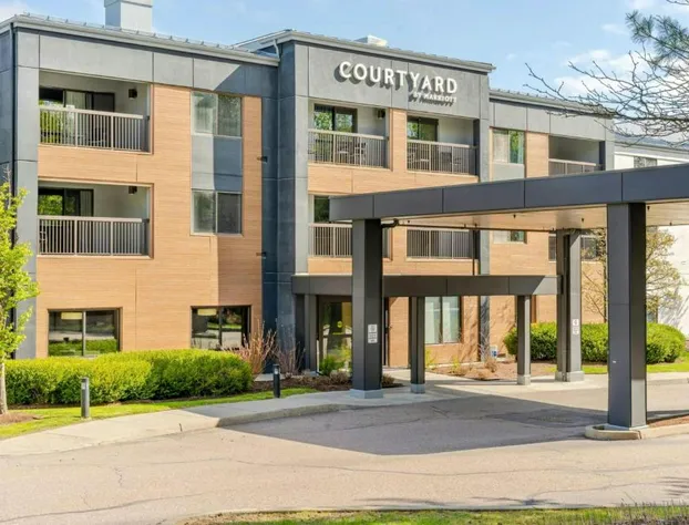 Courtyard by Marriott Burlington Williston hotel detail image 1