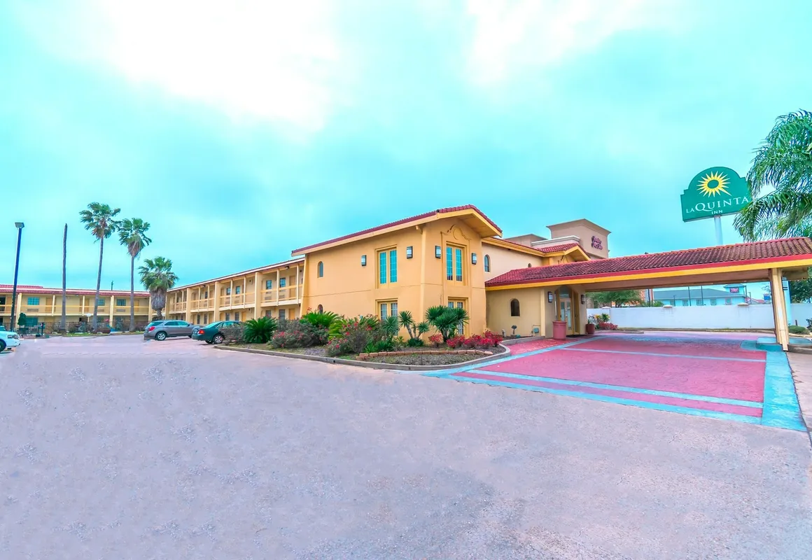 La Quinta Inn by Wyndham Clute Lake Jackson hotel hero