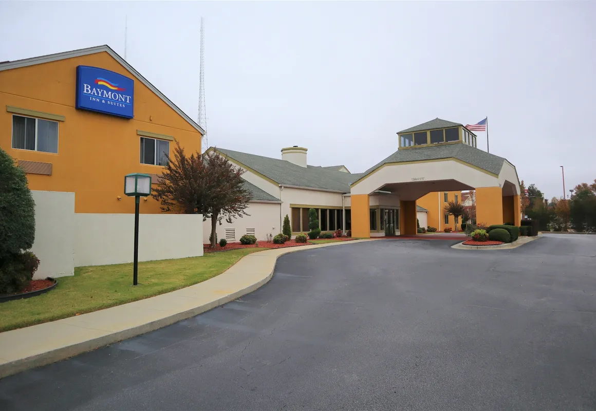 Baymont by Wyndham Norcross Atlanta hotel hero