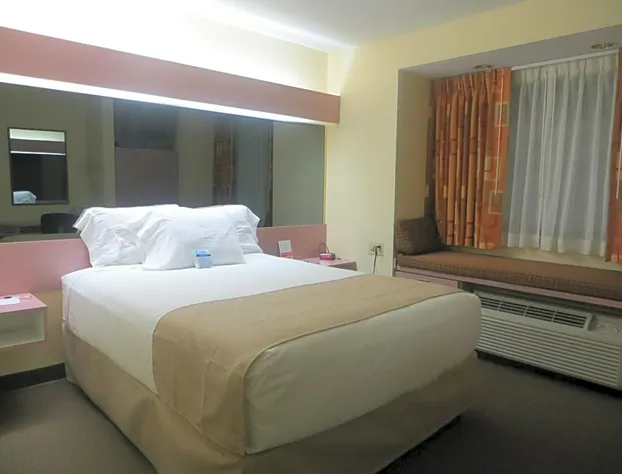 Quality Inn & Suites hotel detail image 3