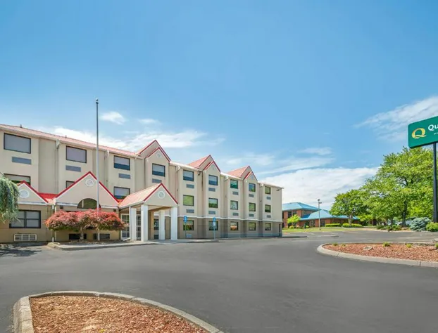 Quality Inn & Suites hotel detail image 1