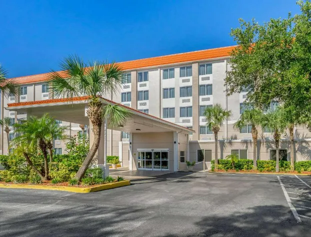 Comfort Inn St Petersburg North hotel detail image 2