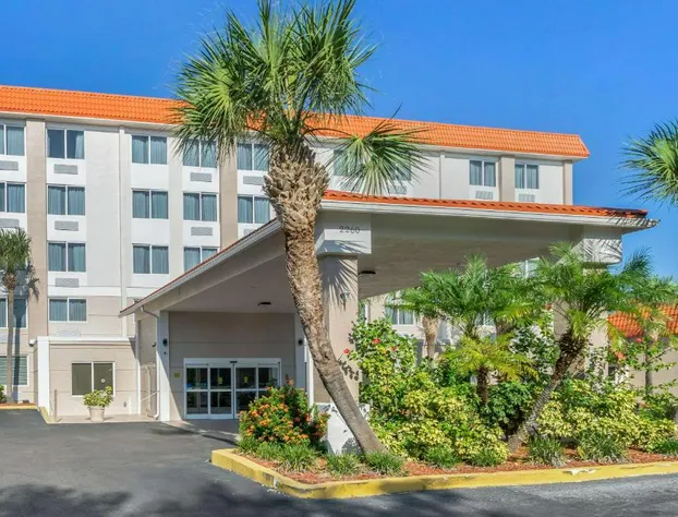 Comfort Inn St Petersburg North hotel detail image 2