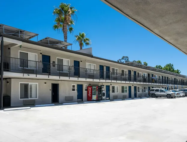 Motel 6 Anaheim, CA - Convention Center hotel detail image 3