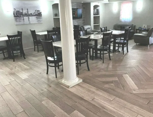 Days Inn by Wyndham Birmingham/West hotel detail image 1