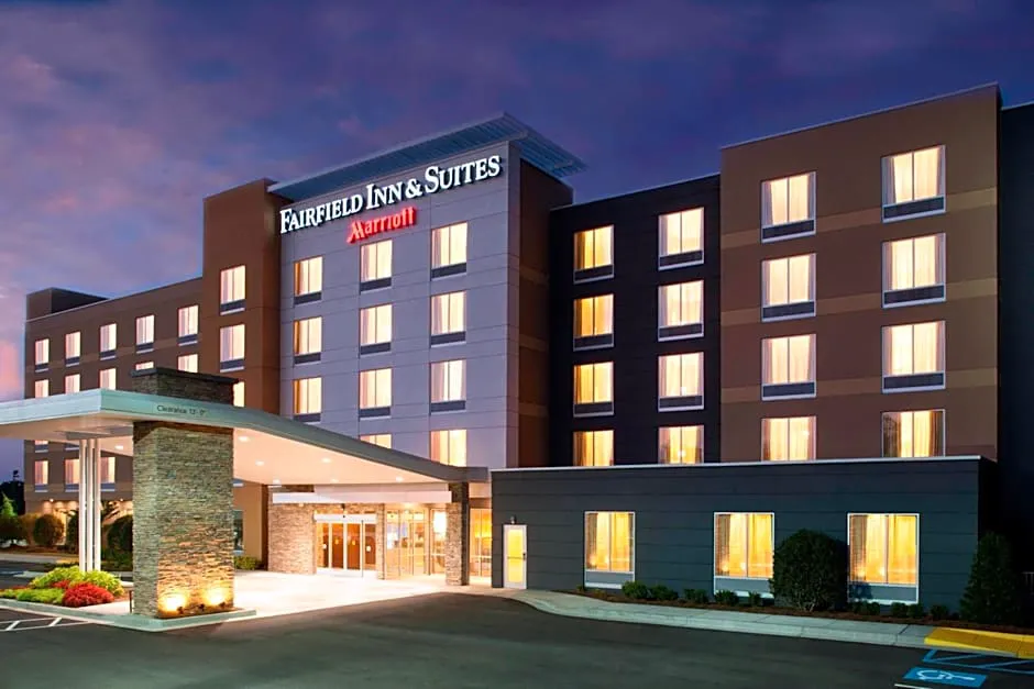 Fairfield Inn & Suites by Marriott Atlanta Gwinnett Place hotel hero
