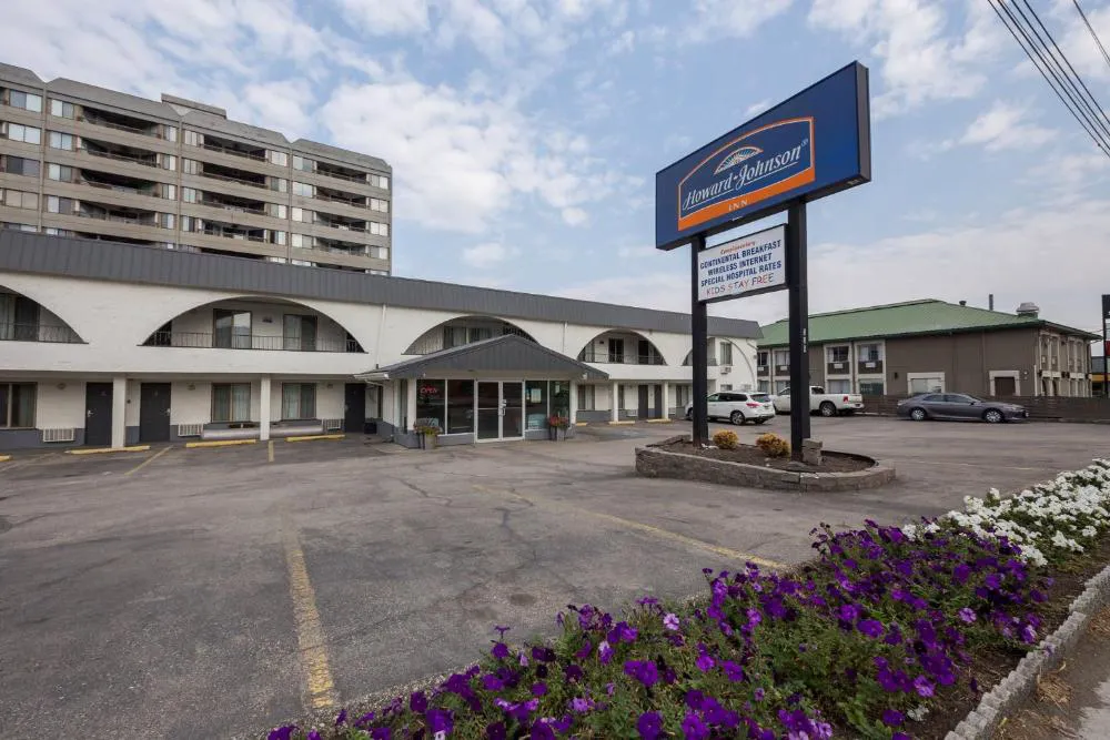 Howard Johnson by Wyndham Downtown Kamloops hotel hero