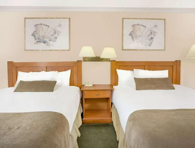 Howard Johnson by Wyndham Downtown Kamloops hotel detail image 3