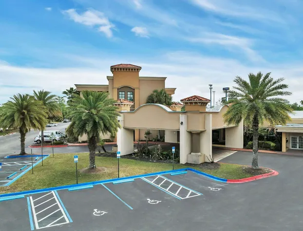 Ramada by Wyndham Jacksonville I-95 by Butler Blvd hotel detail image 2