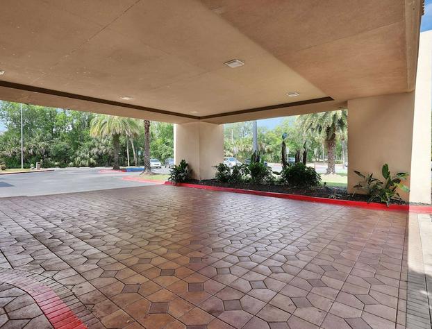 Ramada by Wyndham Jacksonville I-95 by Butler Blvd hotel detail image 2