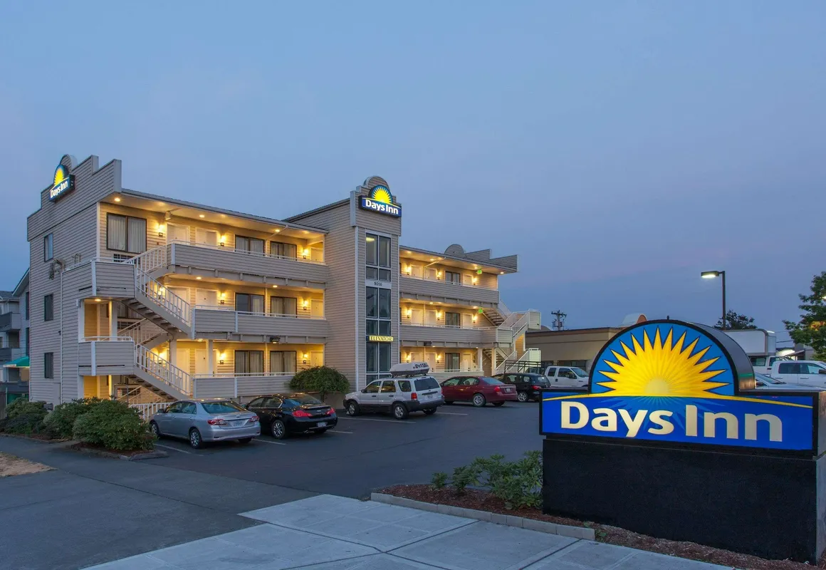 Days Inn by Wyndham Seattle North of Downtown hotel hero