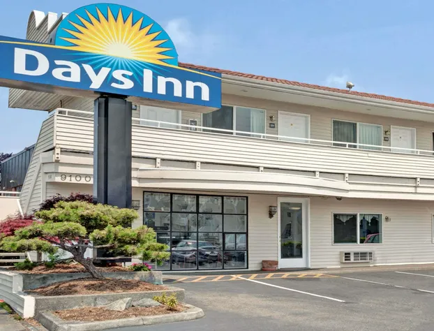 Days Inn by Wyndham Seattle North of Downtown hotel detail image 1