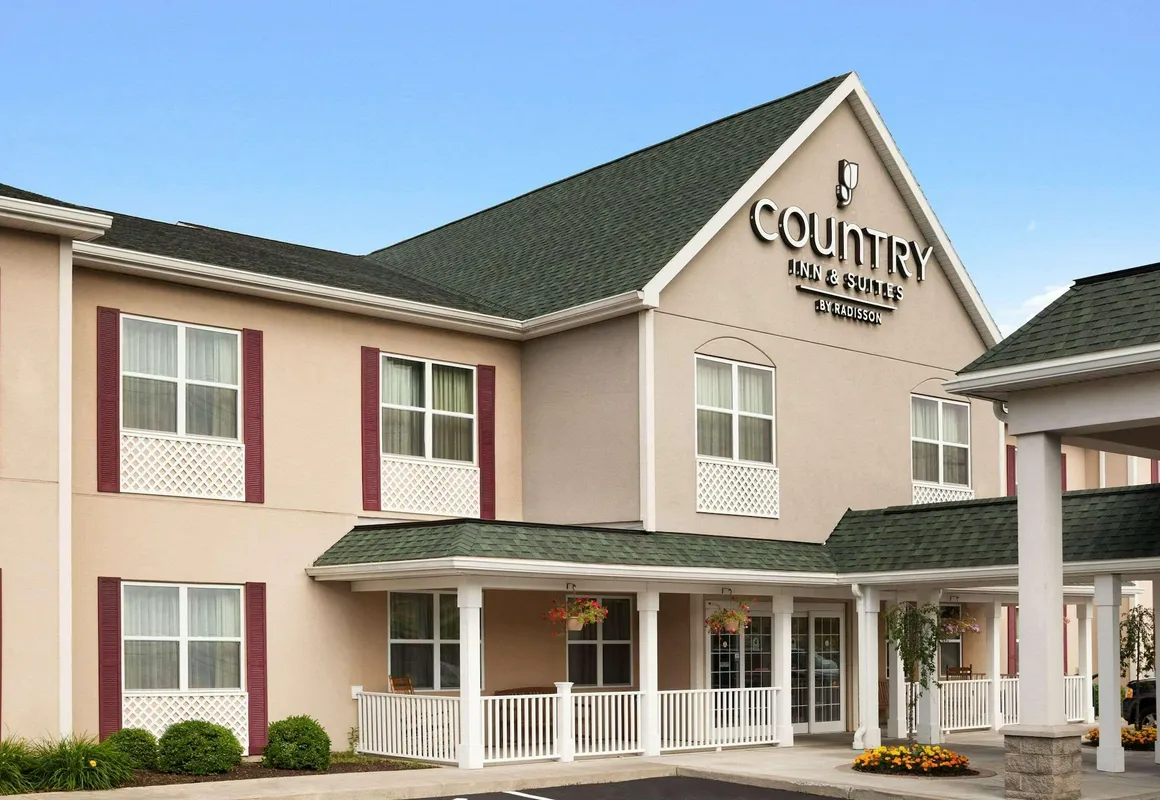 Country Inn & Suites by Radisson, Ithaca, NY hotel hero