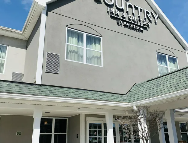 Country Inn & Suites by Radisson, Ithaca, NY hotel detail image 1