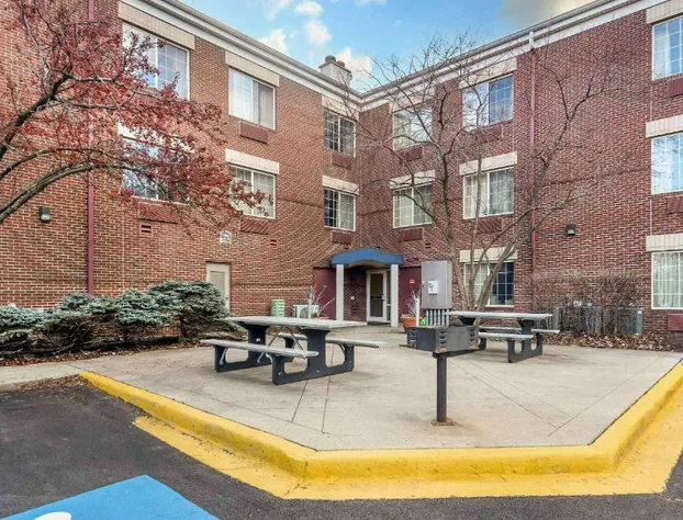 Extended Stay America Select Suites Chicago Westmont Oak Brook hotel detail image 2