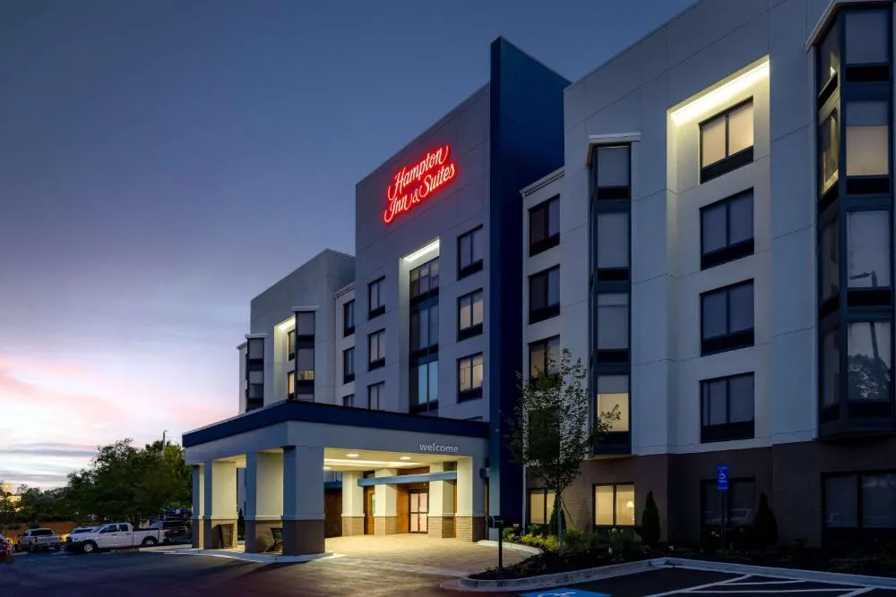 Hampton Inn & Suites Alpharetta Roswell hotel hero