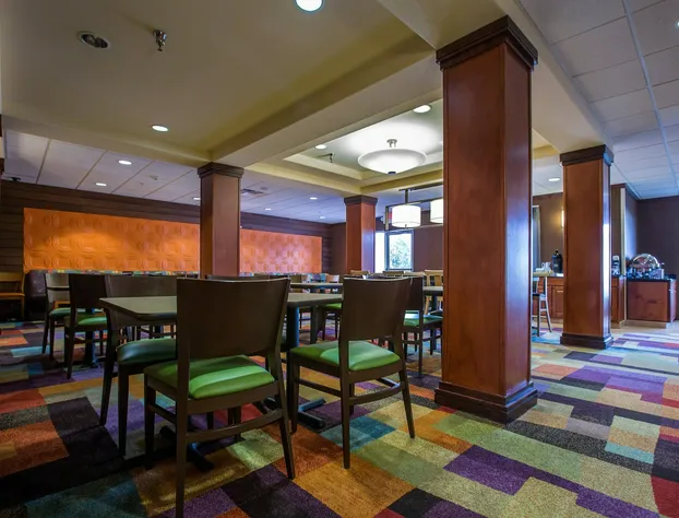 Fairfield Inn & Suites by Marriott Toledo North hotel detail image 3