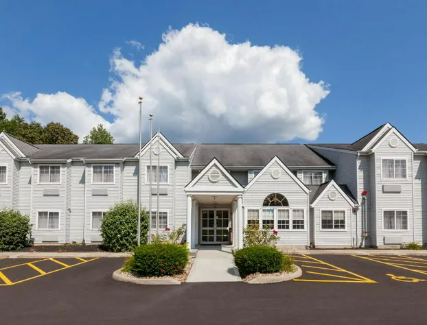 Microtel Inn & Suites by Wyndham Sunbury/Columbus North hotel detail image 2