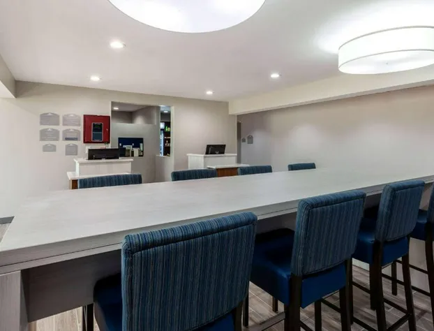 Microtel Inn & Suites by Wyndham Sunbury/Columbus North hotel detail image 2