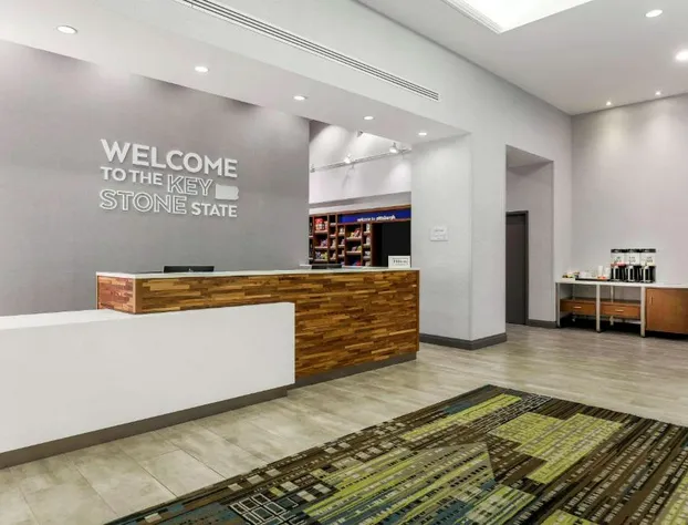 Hampton Inn & Suites Pittsburgh-Downtown hotel detail image 3