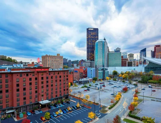Hampton Inn & Suites Pittsburgh-Downtown hotel detail image 2