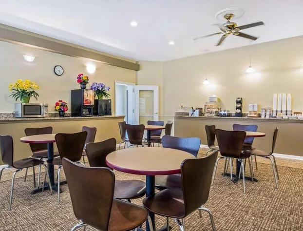 Rodeway Inn Lyons - La Grange hotel detail image 4