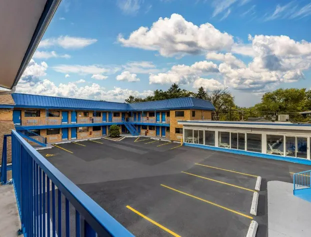 Rodeway Inn Lyons - La Grange hotel detail image 3