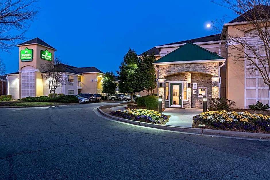 HomeTowne Studios by Red Roof Atlanta NE - Peachtree Corners hotel hero