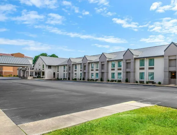 Comfort Inn Petersburg Fort Lee Area hotel detail image 1