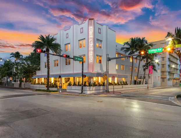 Beach Plaza hotel detail image 1