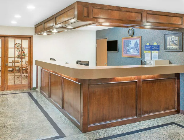 Days Inn & Suites by Wyndham Brinkley hotel detail image 1