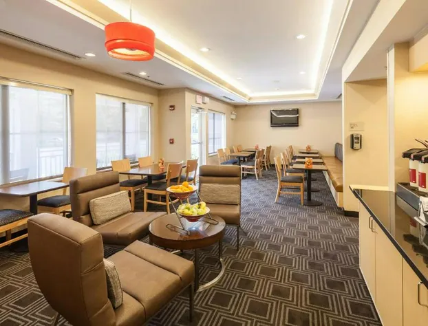 Towneplace Suites Marriott Jacksonville Butler Boulevard hotel detail image 2