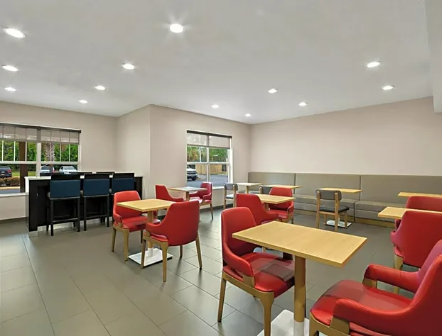 Comfort Inn & Suites Santee hotel detail image 3