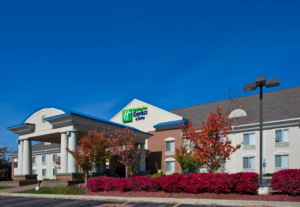 Holiday Inn Express Hotel & Suites Waterford by IHG hotel hero