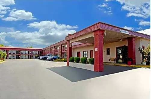 Rodeway Inn hotel hero