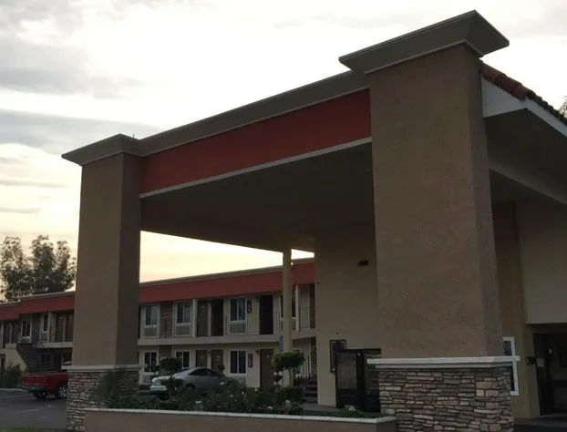 Ontario Inn & Suites hotel detail image 1