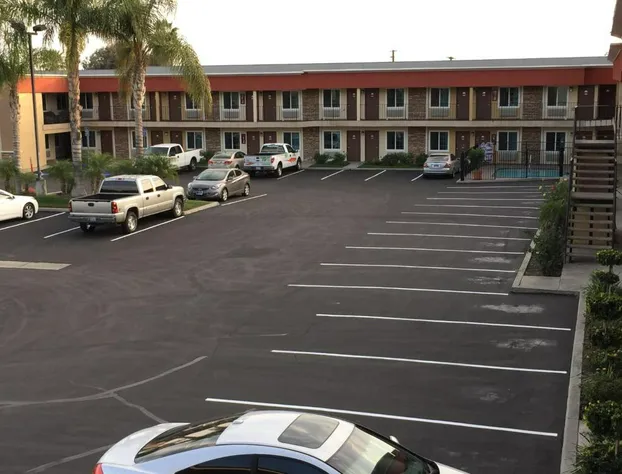 Ontario Inn & Suites hotel detail image 2