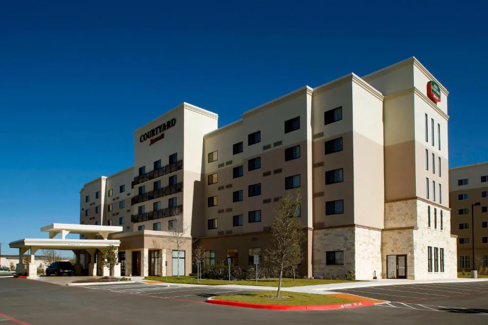 Courtyard by Marriott San Antonio Six Flags at The Rim hotel hero